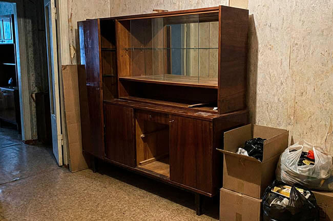 Сервант к вывозу на мусор Сервант к вывозу на мусор в квартире