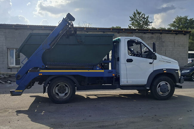 Грузовик с бункером 8 кубов