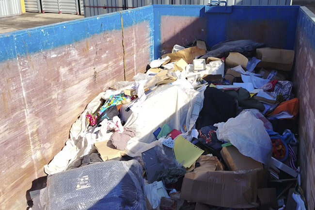 ТБО в контейнере на улице