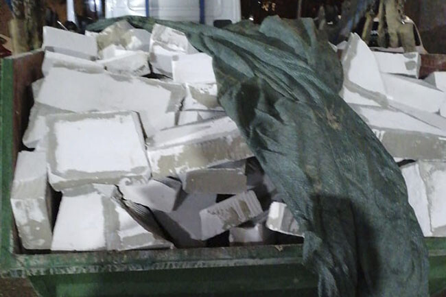 Строительный мусор в бункере 8 м3 на улице в Москве