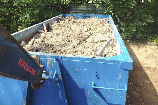 Контейнер 20 куб со строительным мусором