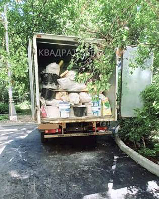 Вывоз старой мебели Газелью из жилого дома