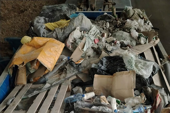 Мусор строительный после ремонта дома