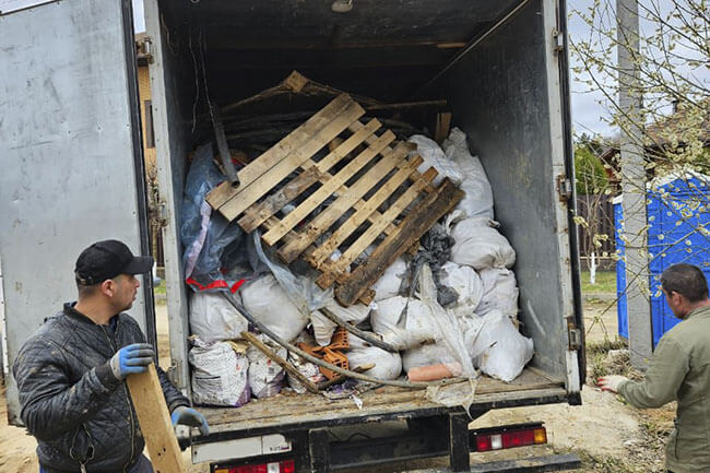 Контейнер с твердыми коммунальными отходами