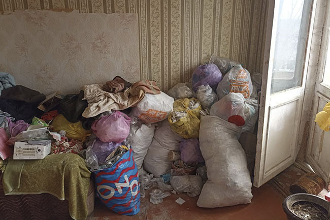 Строительный мусор в квартире после ремонта