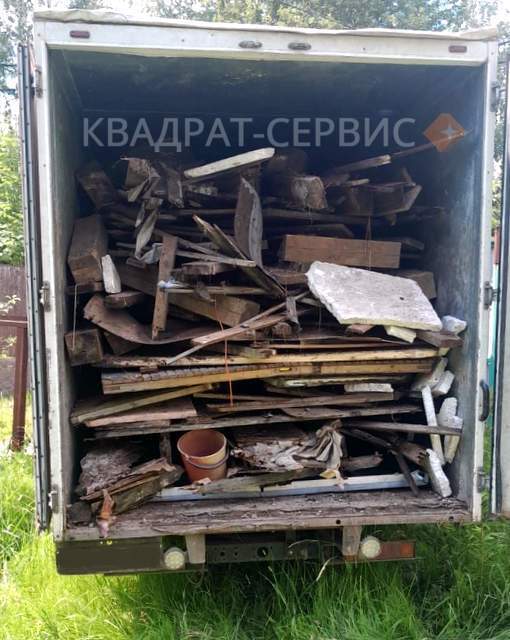 Вывоз старой мебели Газелью из частного дома