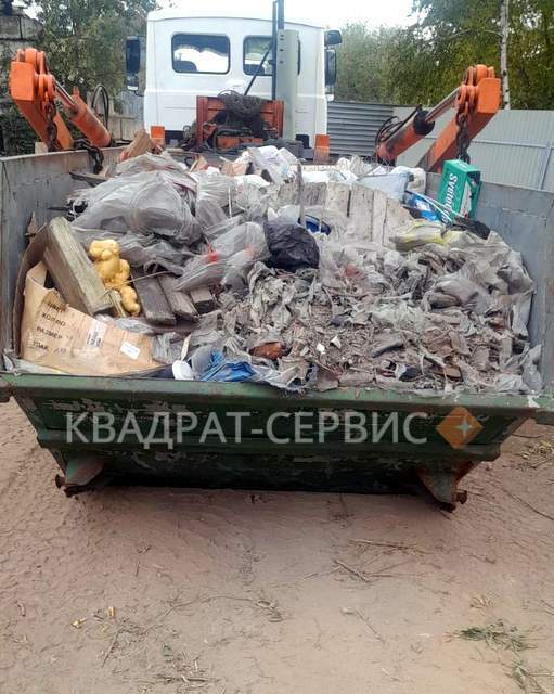 Строительный мусор в контейнере Строительный мусор в бункере 8 м³ со стройки