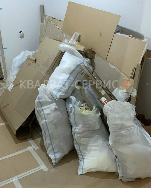 Мусор после ремонта квартиры в Мытищах картинка