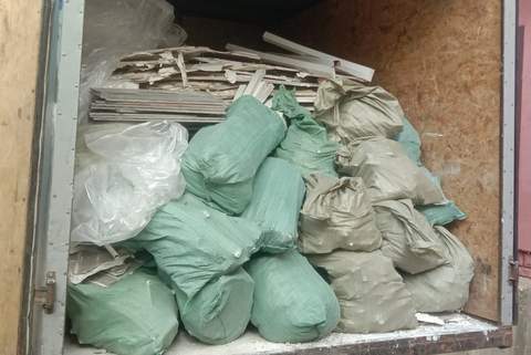 строительный мусор в газели картинка