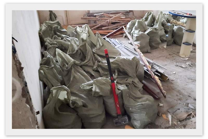 строительный мусор в мешках картинка