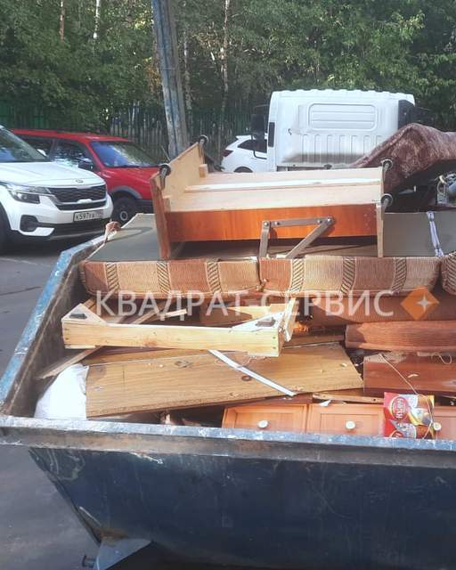 Наполнение бытовыми отходами бункера 8 м3 в Химках картинка